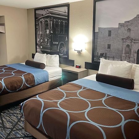 Super 8 By Wyndham San Antonio Downtown Ne Hotel Ngoại thất bức ảnh