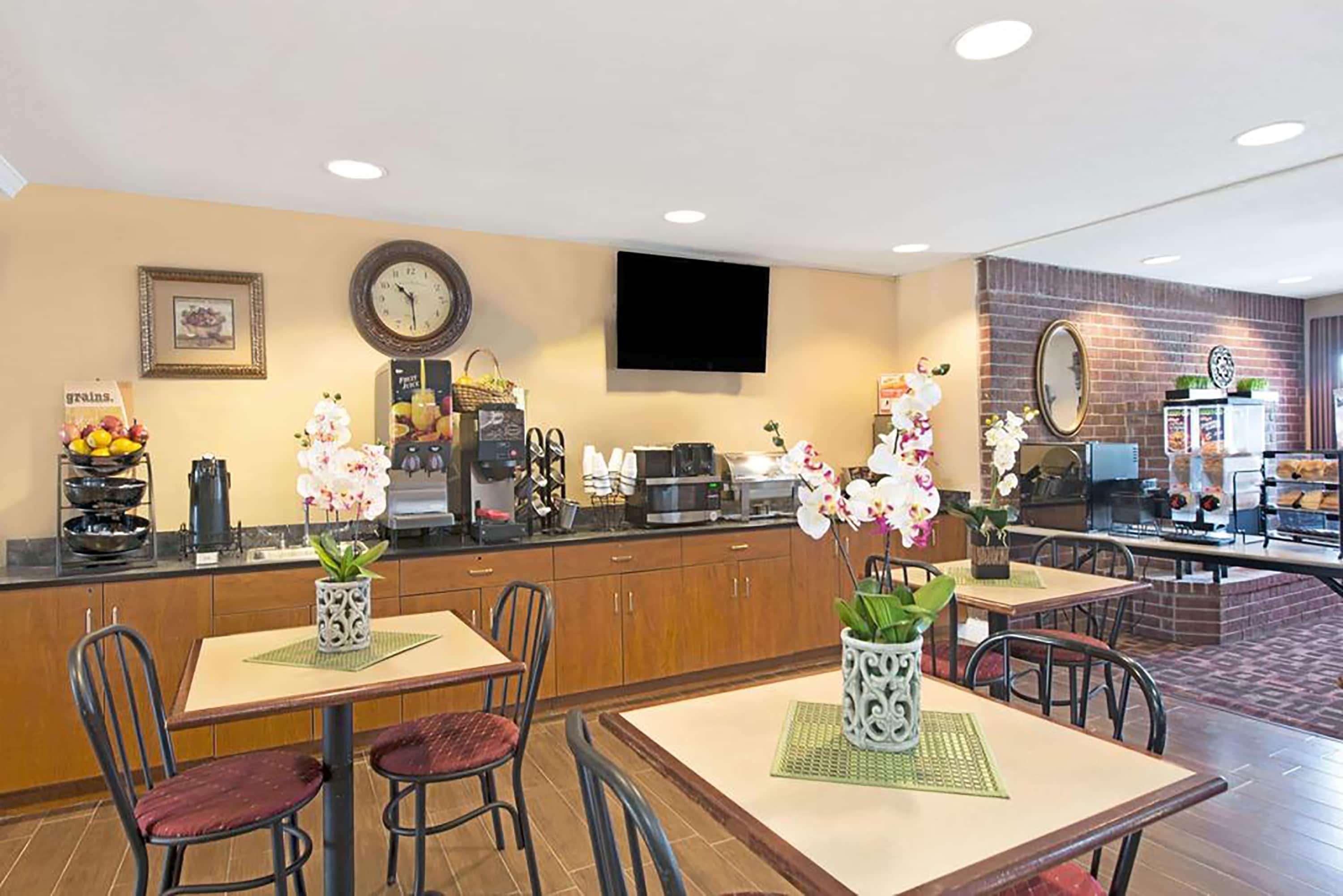 Super 8 By Wyndham San Antonio Downtown Ne Hotel Ngoại thất bức ảnh