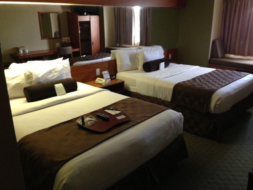 Super 8 By Wyndham San Antonio Downtown Ne Hotel Ngoại thất bức ảnh