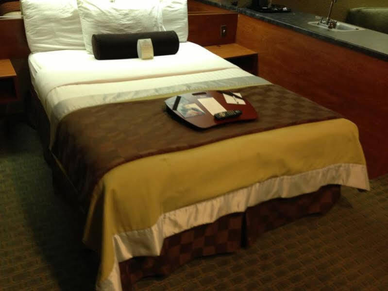 Super 8 By Wyndham San Antonio Downtown Ne Hotel Ngoại thất bức ảnh