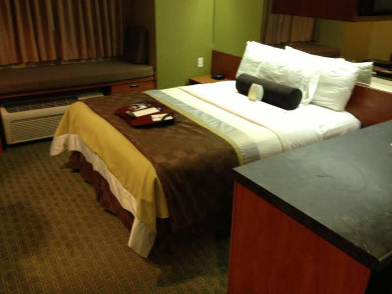 Super 8 By Wyndham San Antonio Downtown Ne Hotel Ngoại thất bức ảnh